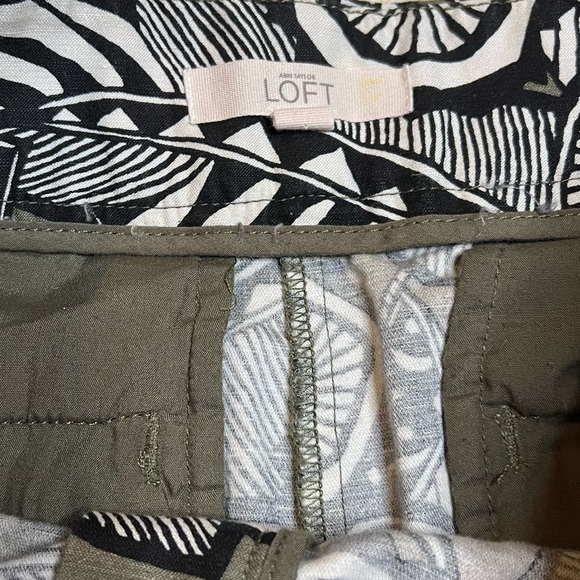 ⭐️LOFT Linen Blend Shorts - Picture 3 of 4